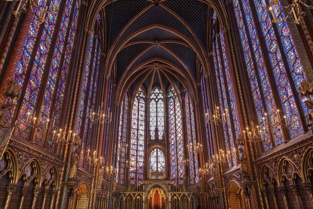 Arquitectura Gótica - Vidrieras del Interior de la Catedral de sainte chapelle
