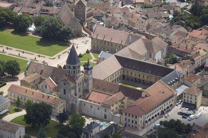 Abadía de Cluny en la actualidad. Arte Románico. Ejemplo de arquitectura románica.